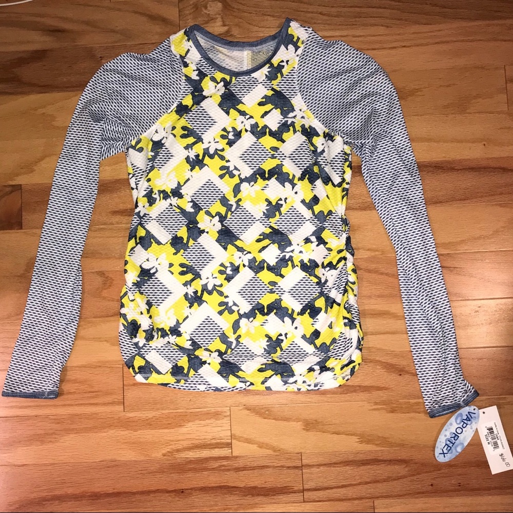 NWT Lucky in love athletic shirt